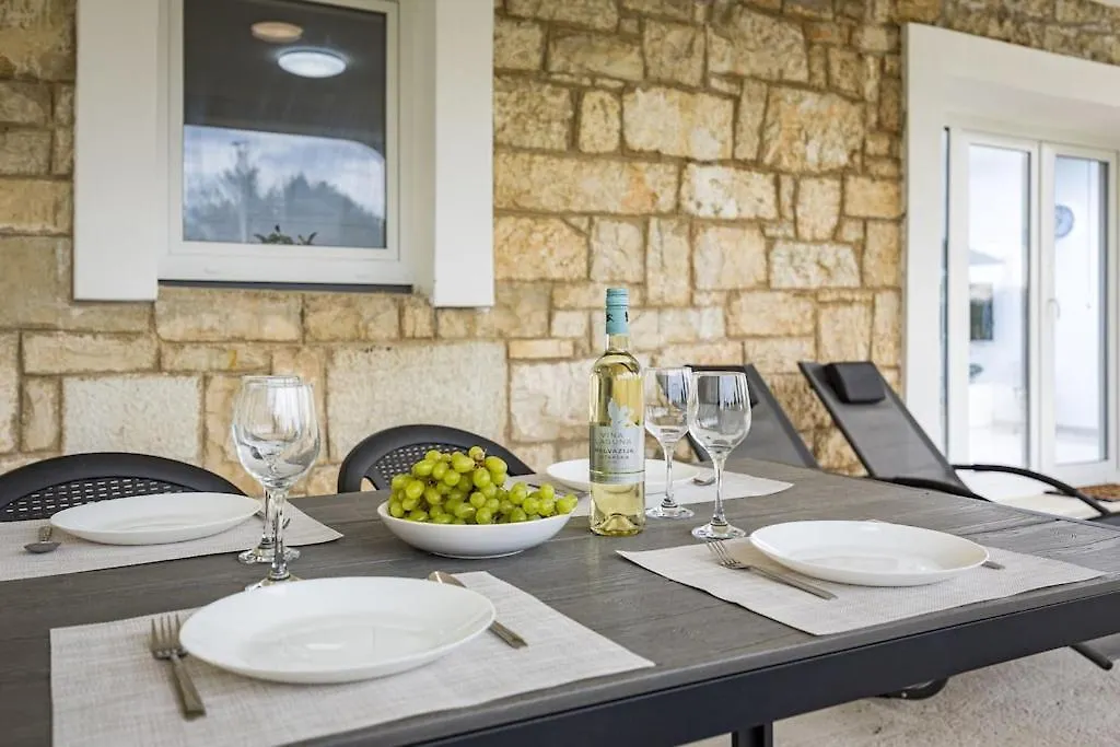 Apartment Olive Garden Near Pula 3 Km From Center And Only 4 Km From The Beach For 4 Persons