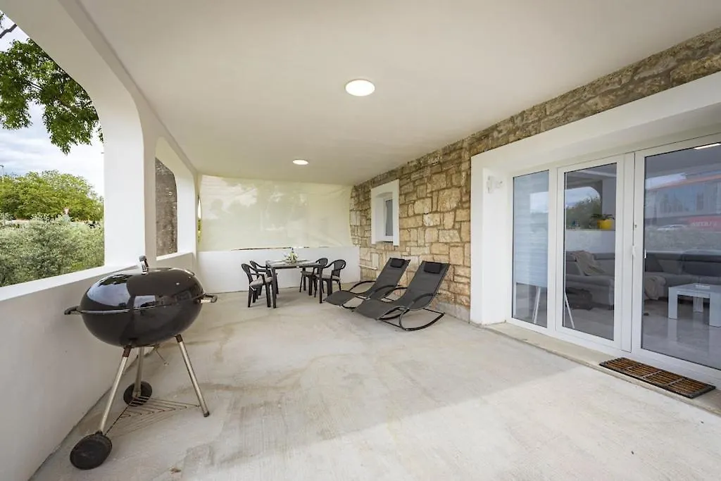 Apartment Olive Garden Near Pula 3 Km From Center And Only 4 Km From The Beach For 4 Persons 0*,  Croatia