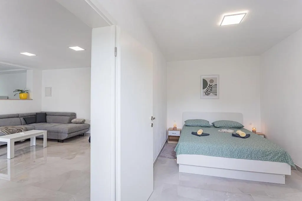 Apartment Olive Garden Near Pula 3 Km From Center And Only 4 Km From The Beach For 4 Persons